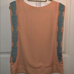 Peach top with side body open